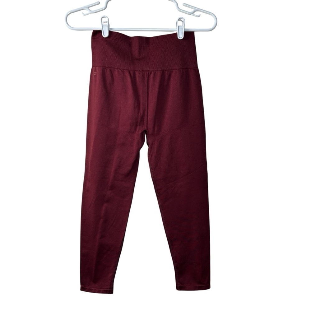 Fabletics High-Waisted Seamless Capri Leggings — Burgundy Maroon Size S (4-6) - Picture 3 of 9